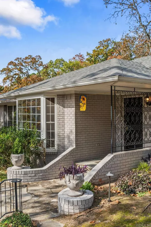 Little Rock, AR 72207,9 Broadview Drive