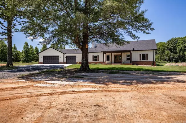 13 Middle Street, Ward, AR 72176