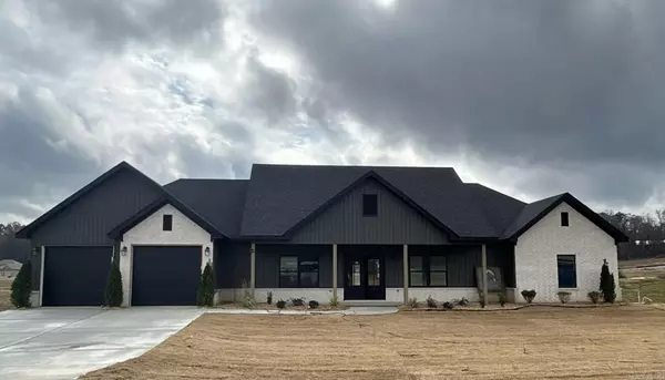 1033 Duke Drive, Bauxite, AR 72011