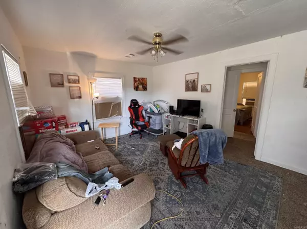 Kensett, AR 72082,211 NW Third