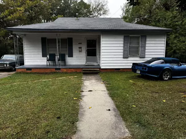 2212 S Maple Street, Pine Bluff, AR 71603