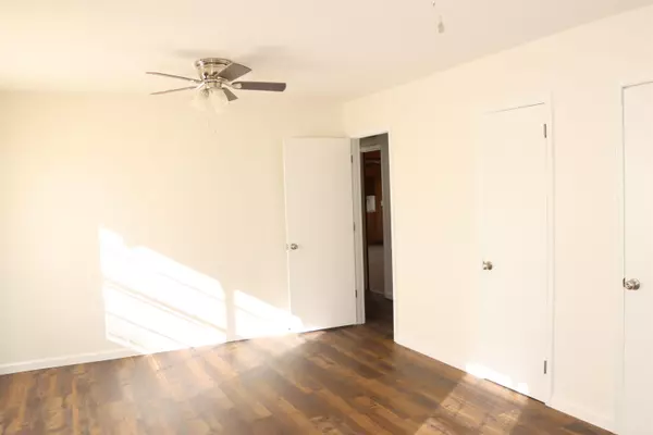 Clarksville, AR 72830,1308 W Oakland St Street