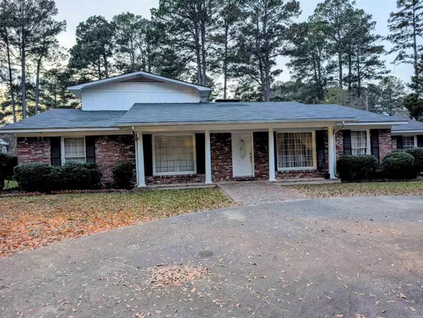 128 Elaine, Camden, AR 71701-3267