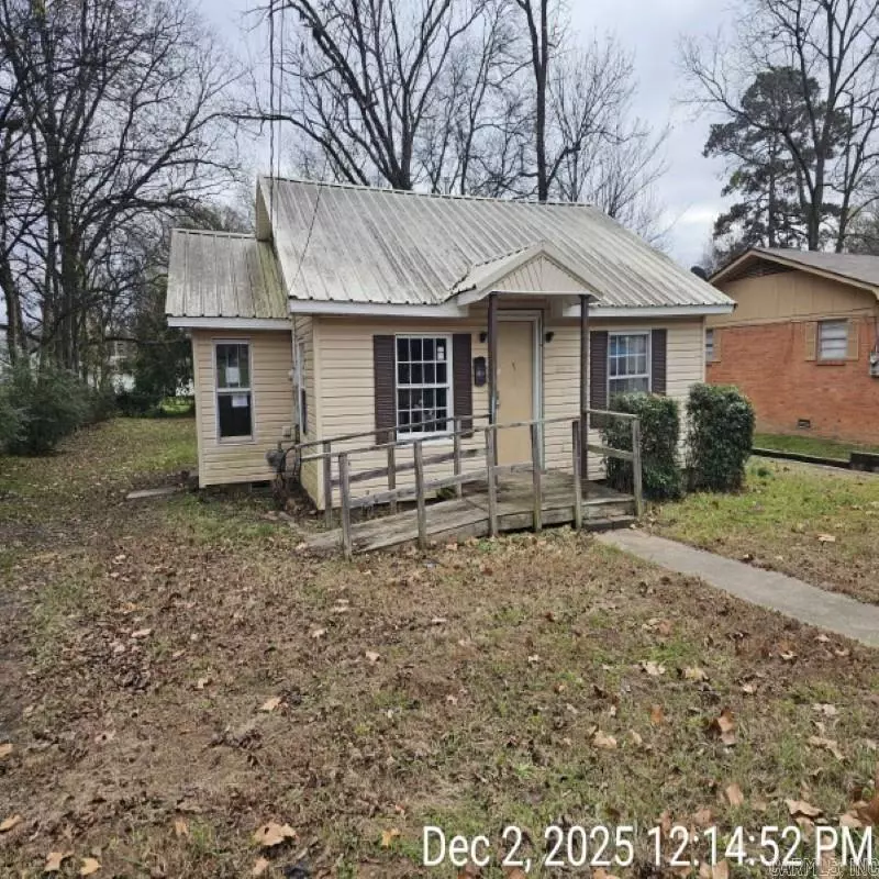 Morrilton, AR 72110,506 N Morrill