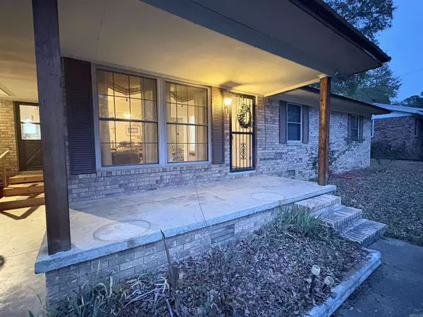 Searcy, AR 72143,64 Mohawk