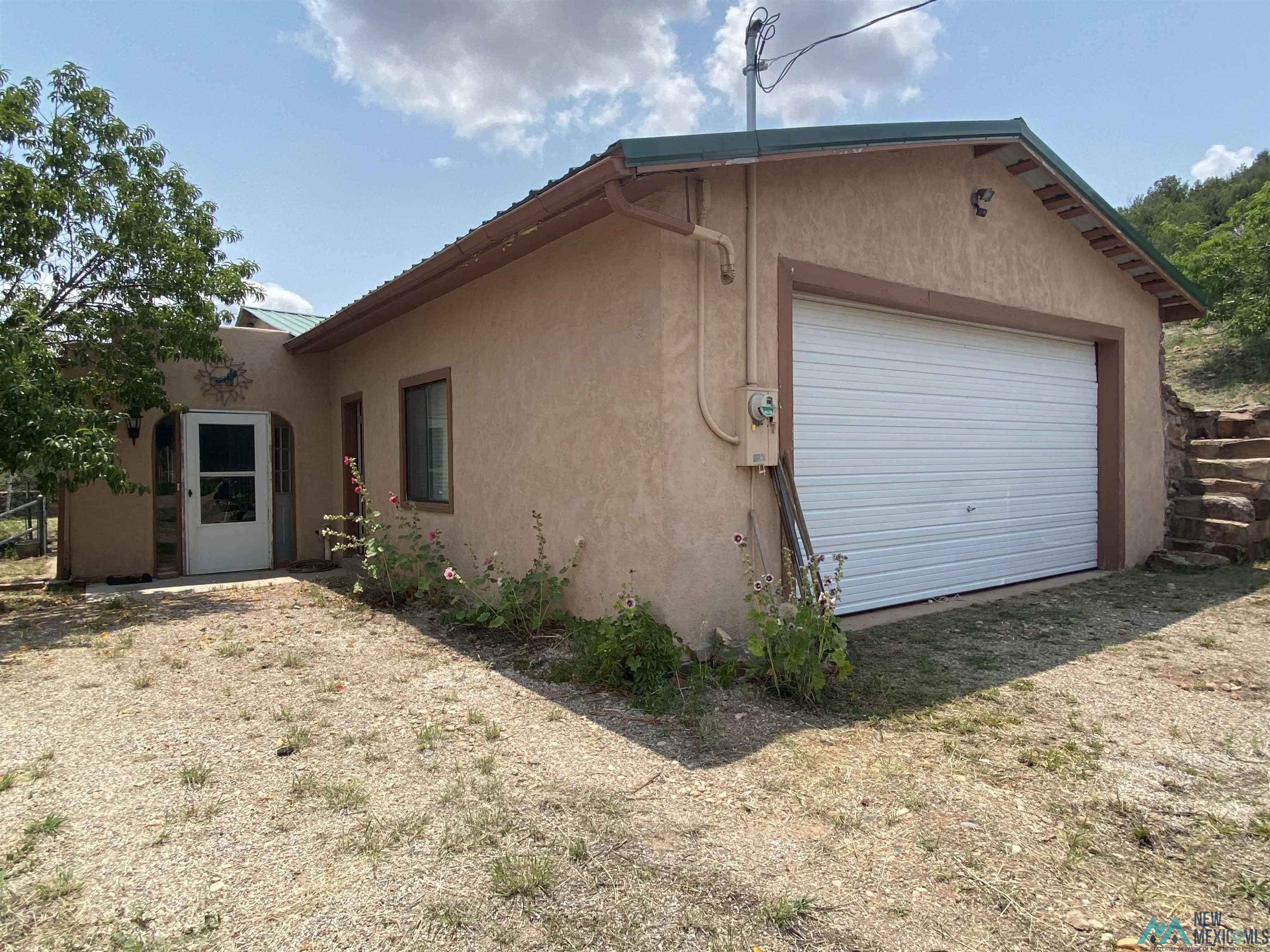 2 El Cerrito Loop, Serafina, NM 87569
