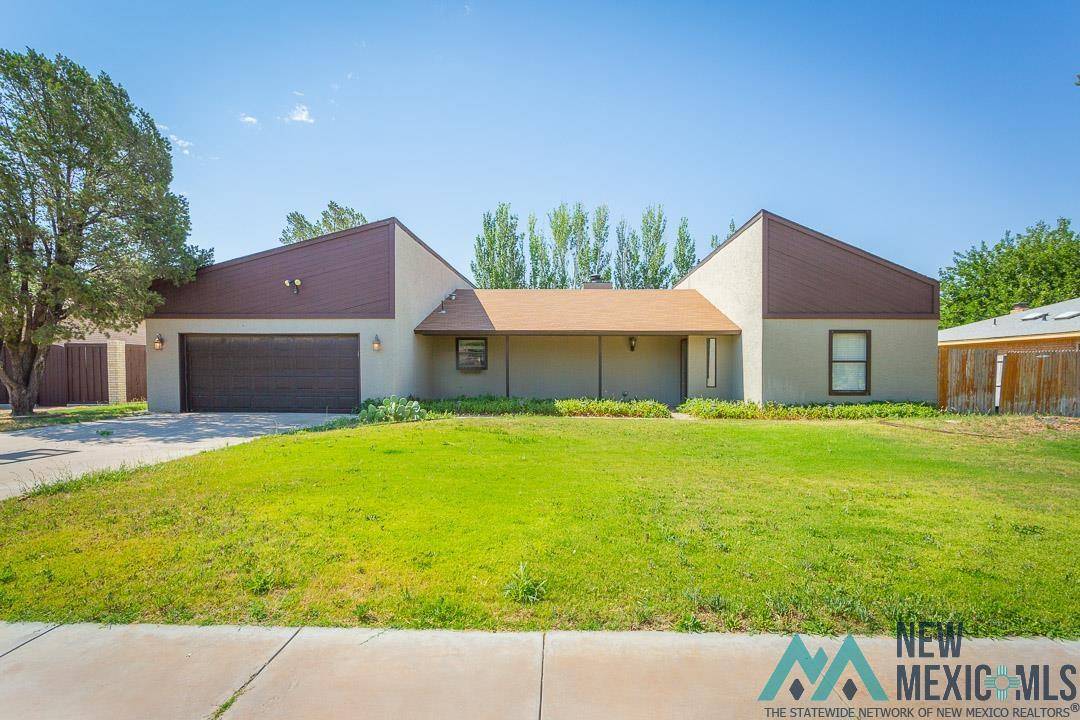 712 Mission Arch Drive, Roswell, NM 88201