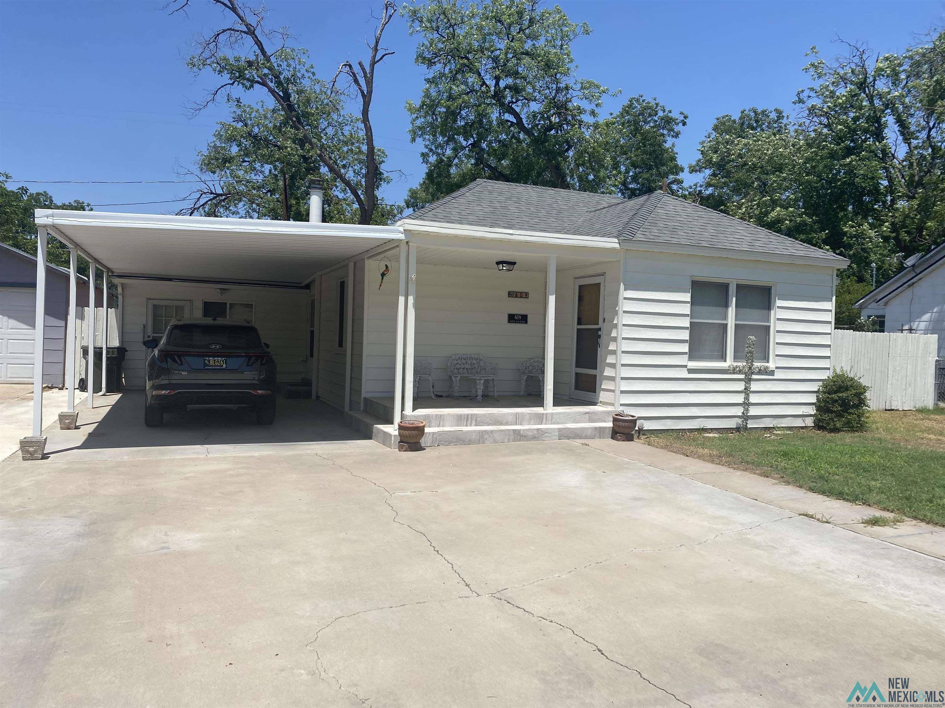 609 N Ash Street, Carlsbad, NM 88220