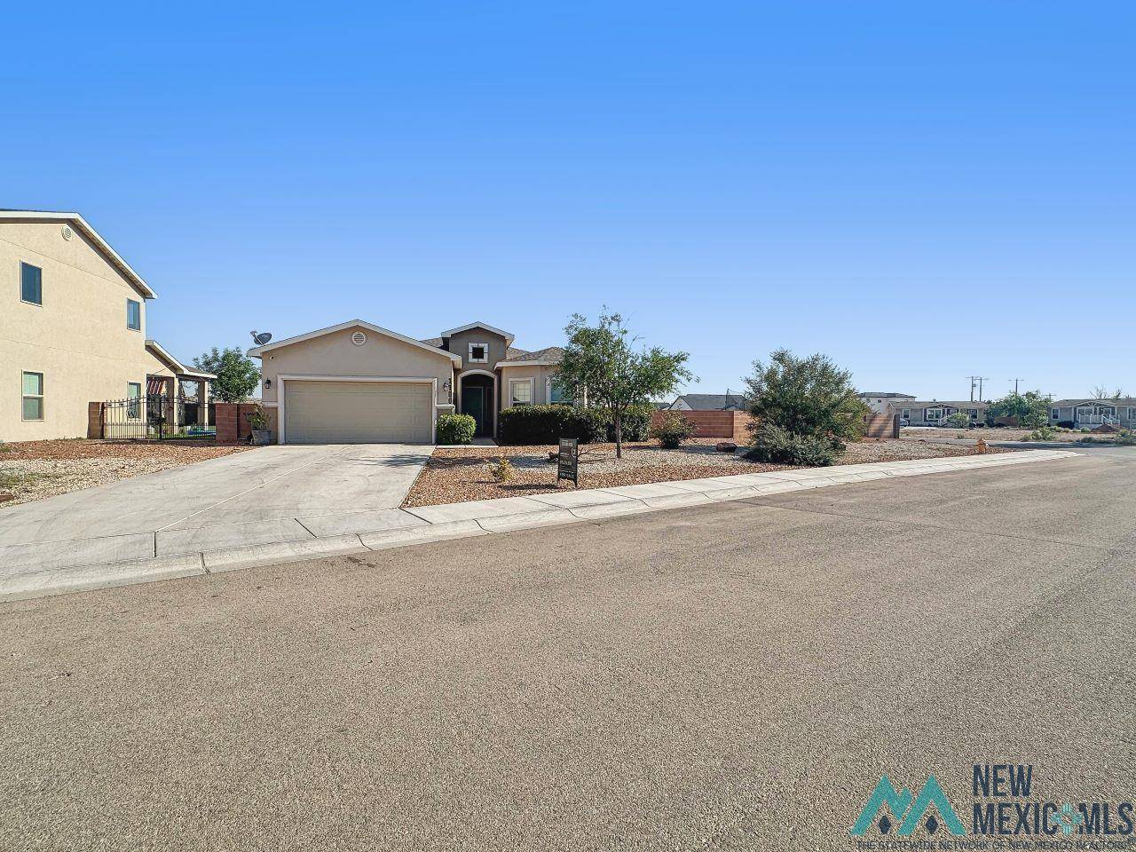 1100 Redwood Loop,  Carlsbad,  NM 88220