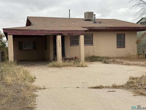 2606 Davis Street, Carlsbad, NM 88220