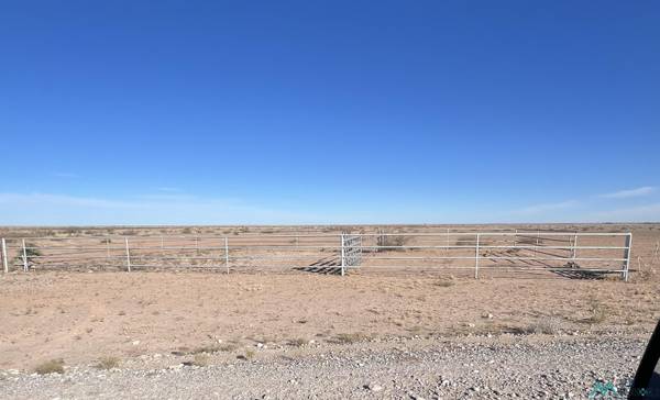 N Sacramento Road, Lake Arthur, NM 88253