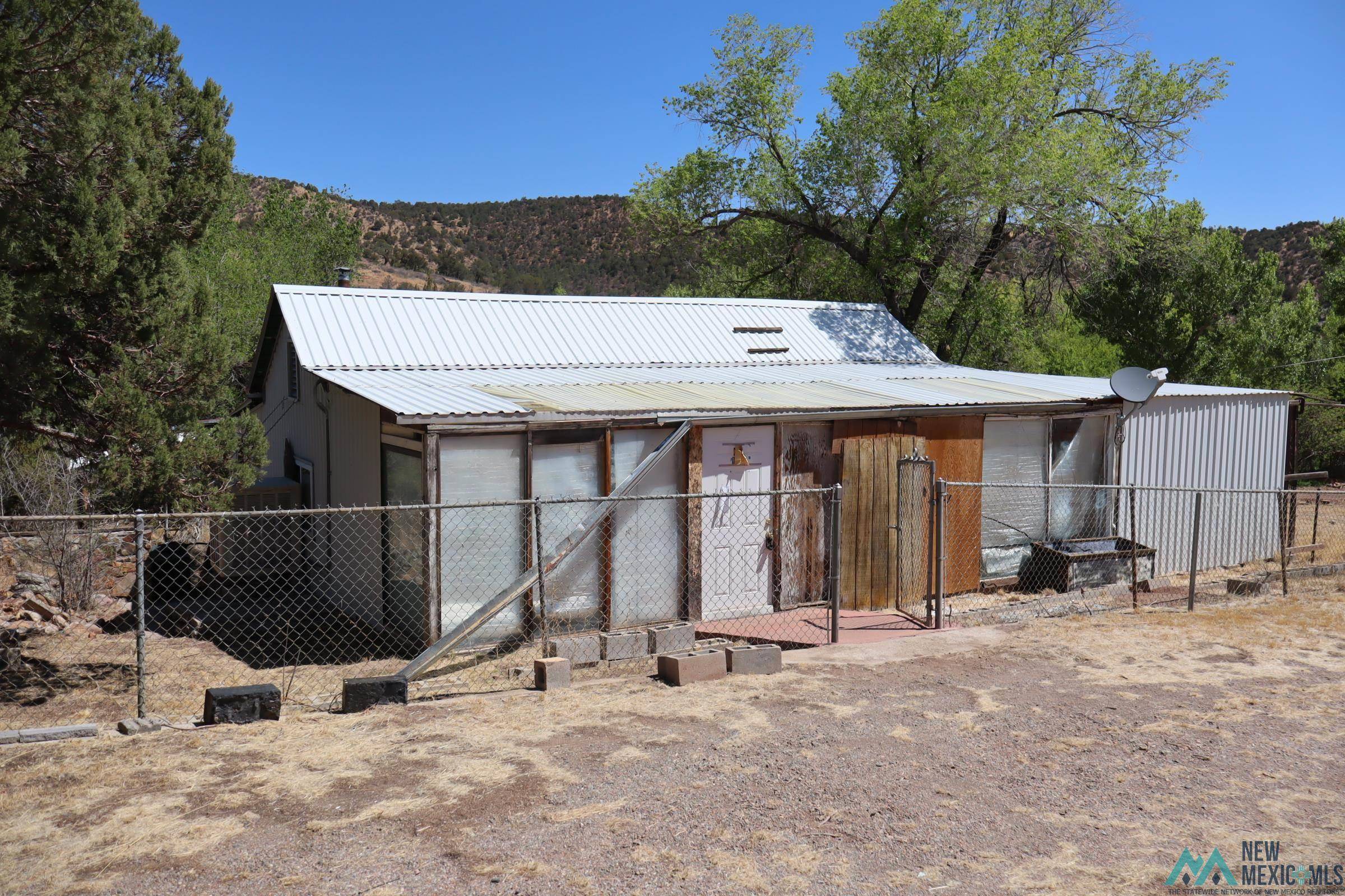 7 Kingston Main Street, Hillsboro, NM 88042