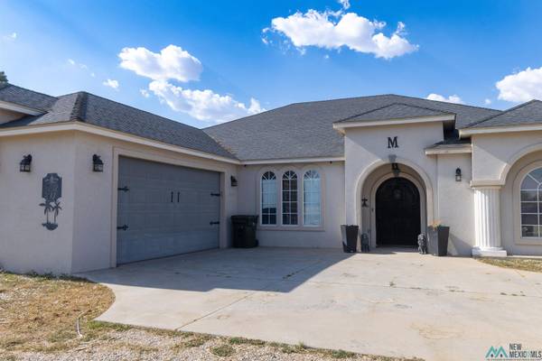 302 Walker Farm Road, Carlsbad, NM 88220