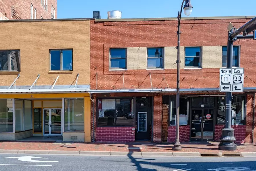 22 S MAIN ST, Harrisonburg, VA 22801