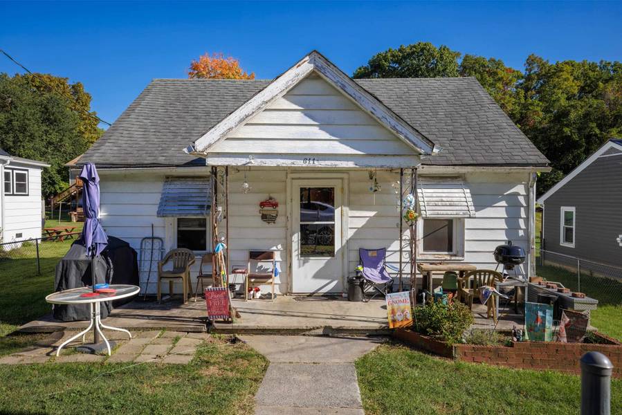 611 RANDOLPH ST, Staunton, VA 24401