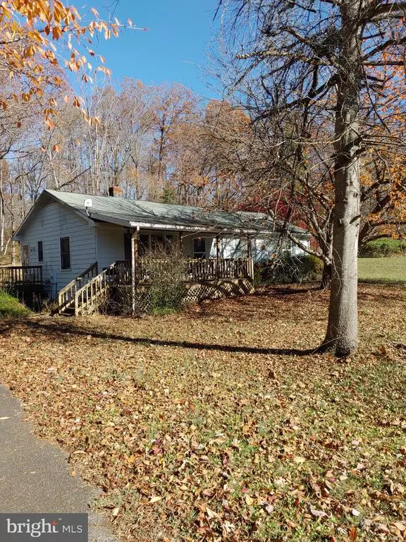 371 RIPPIN RUN RD, Ruckersville, VA 22968