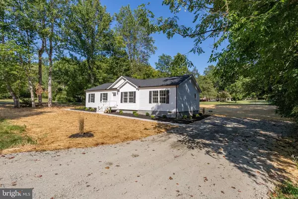 64 PINE RD, Louisa, VA 23093