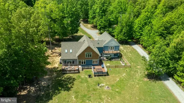 72 BROWNS POINT LN, Bumpass, VA 23024