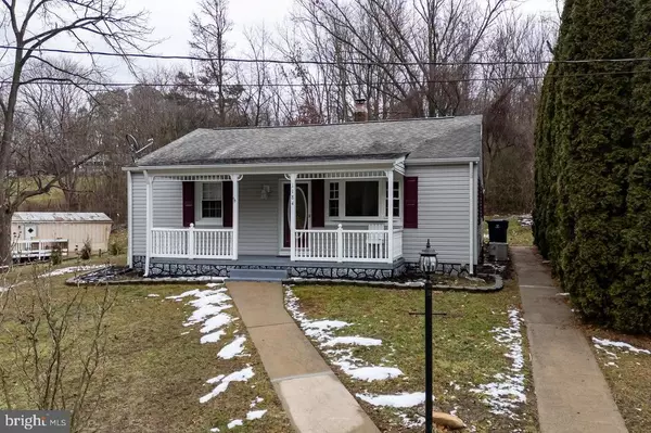 1184 E MAIN ST, Stanley, VA 22851