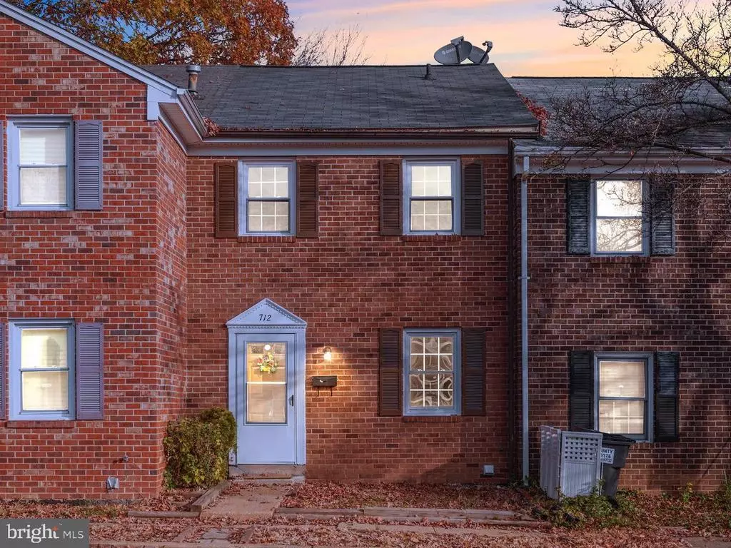 Fredericksburg, VA 22408,712 OLDE GREENWICH CIR