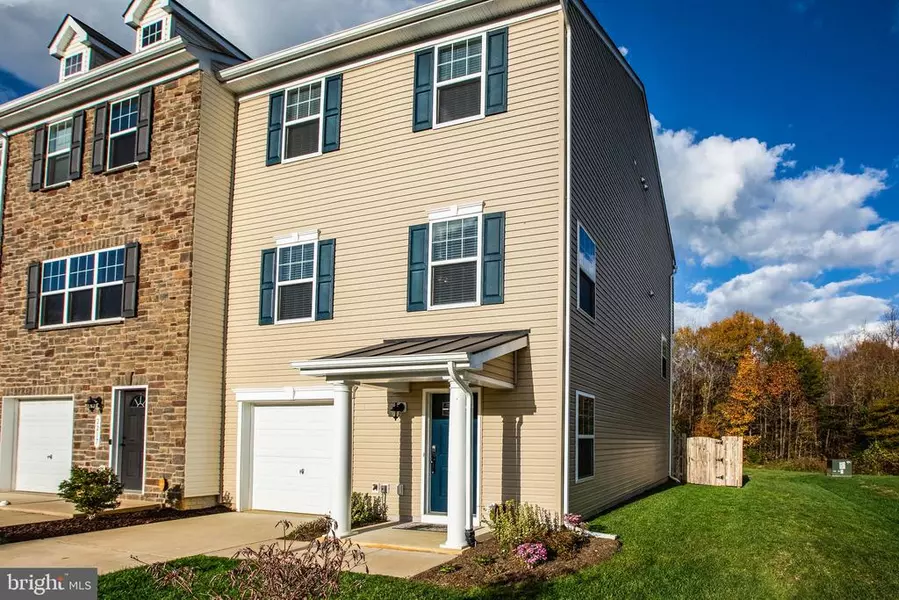 2215 MALLARD LANDING DR, Fredericksburg, VA 22408