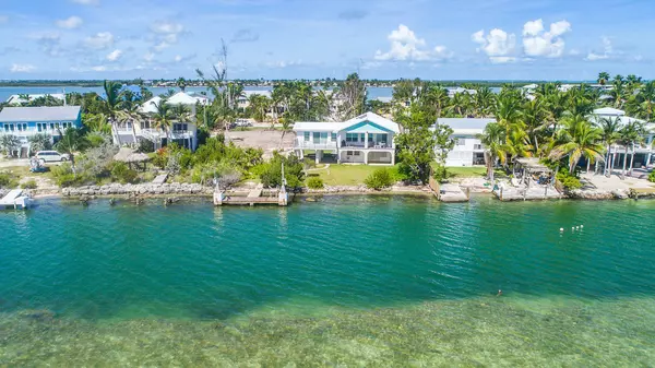 53 Bay Drive, Saddle Bunch, FL 33040