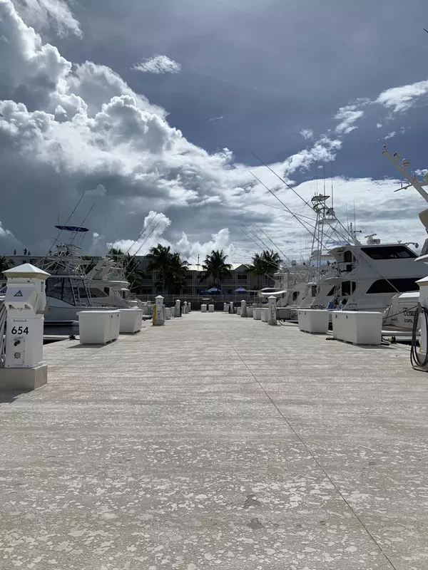 Stock Island, FL 33041,5950 Peninsular Avenue #674