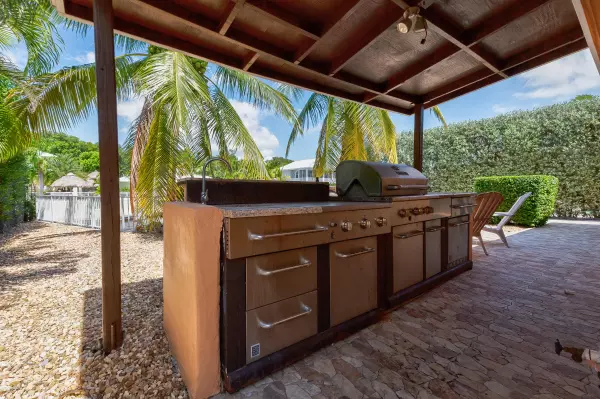 22 Bass Avenue, Key Largo, FL 33037