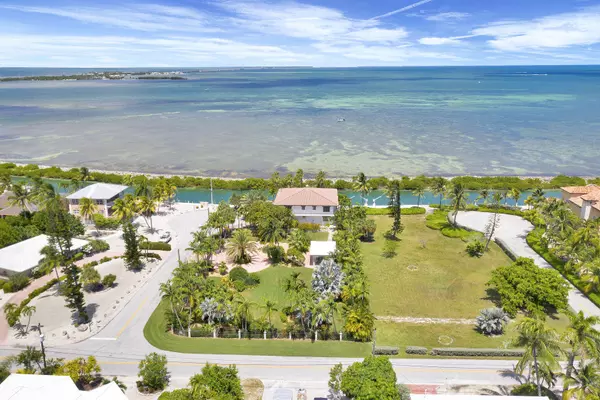 Duck Key, FL 33050,308 Pinetree Street