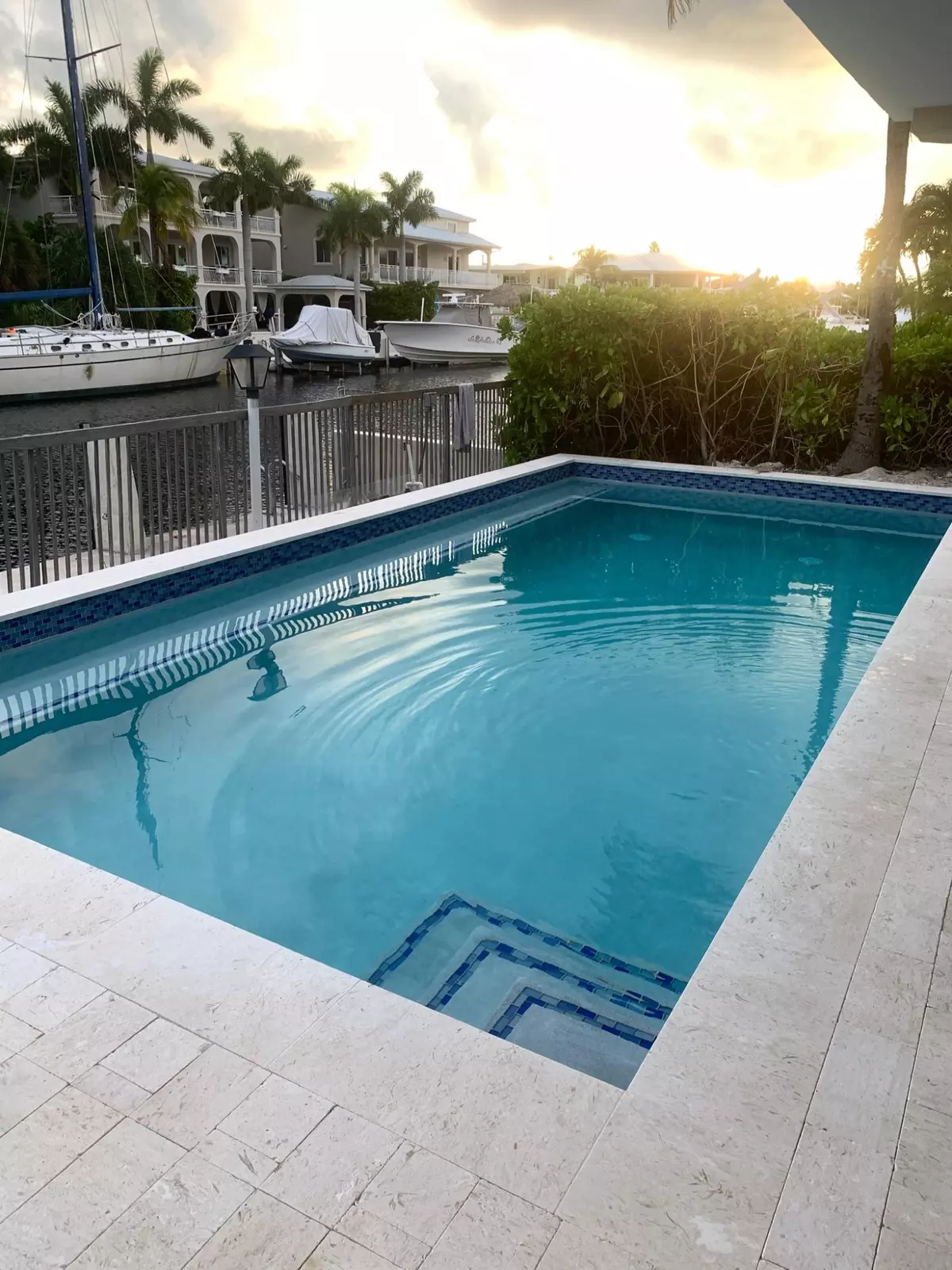 Key Largo, FL 33037,403 Laguna Avenue