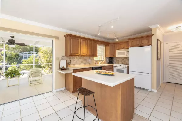 Tavernier, FL 33070,223 Pueblo Street