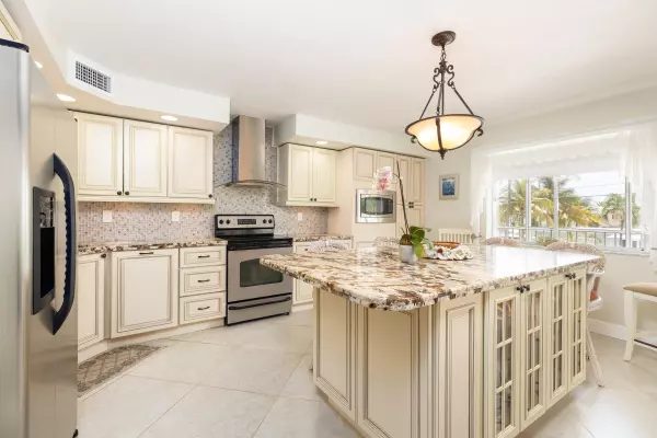 Islamorada, FL 33036,120 Cortez Drive #F1