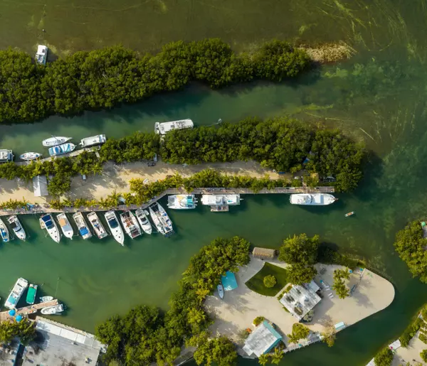 Upper Matecumbe Key Islamorada, FL 33036,96 Madeira Road #17