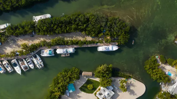 Upper Matecumbe Key Islamorada, FL 33036,96 Madeira Road #17