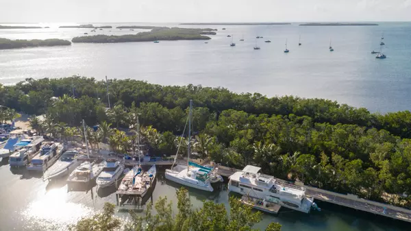 Upper Matecumbe Key Islamorada, FL 33036,96 Madeira Road #17