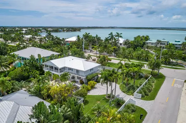 17218 E Dolphin Street, Sugarloaf Key, FL 33042