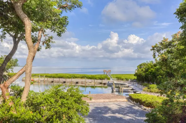 19 Flamingo Hammock Road, Upper Matecumbe Key Islamorada, FL 33036