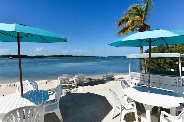 Upper Matecumbe Key Islamorada, FL 33036,96 Madeira Road #13