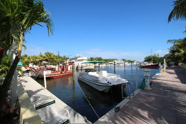 Upper Matecumbe Key Islamorada, FL 33036,96 Madeira Road #9