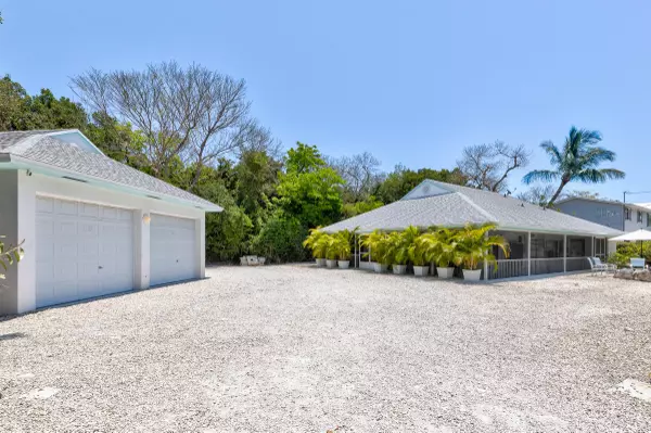 100 Seashore Drive, Upper Matecumbe Key Islamorada, FL 33036