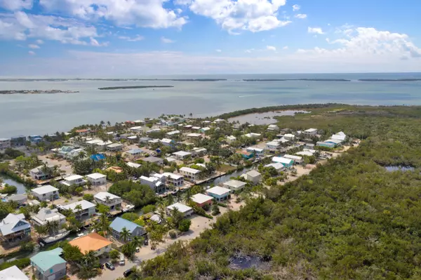 621 Pirates Road, Little Torch, FL 33042