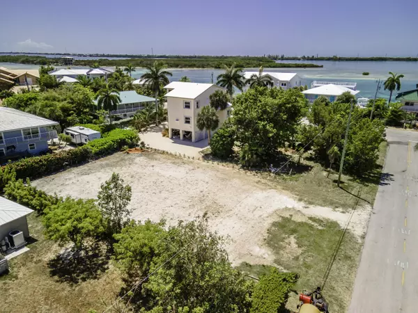 Duck Key, FL 33050,202 Barque Street