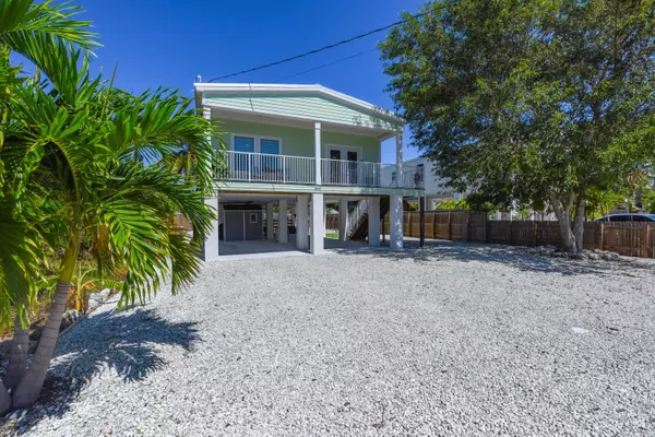 Sugarloaf Key, FL 33042,19517 Caloosa Street