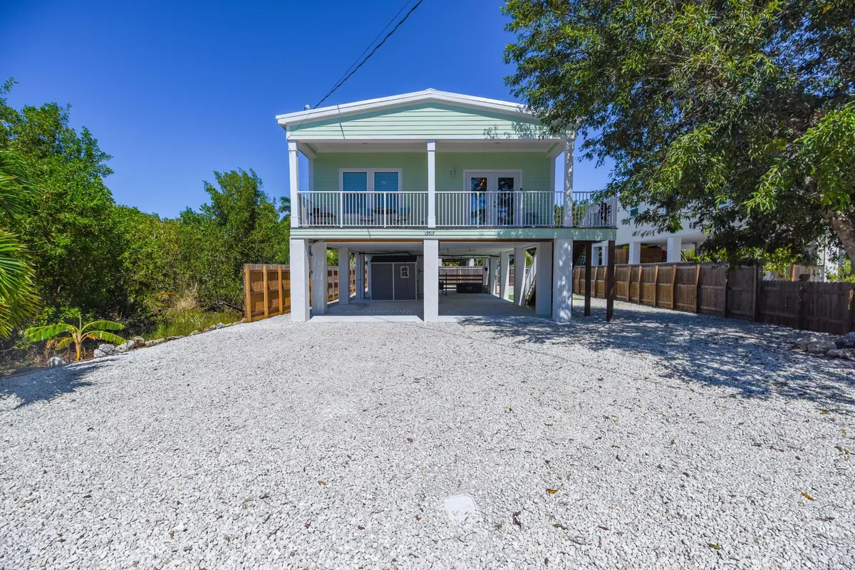 Sugarloaf Key, FL 33042,19517 Caloosa Street