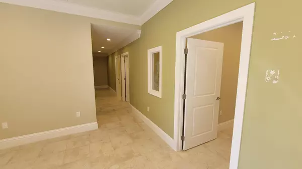 Key Largo, FL 33037,102940 Overseas Highway #4