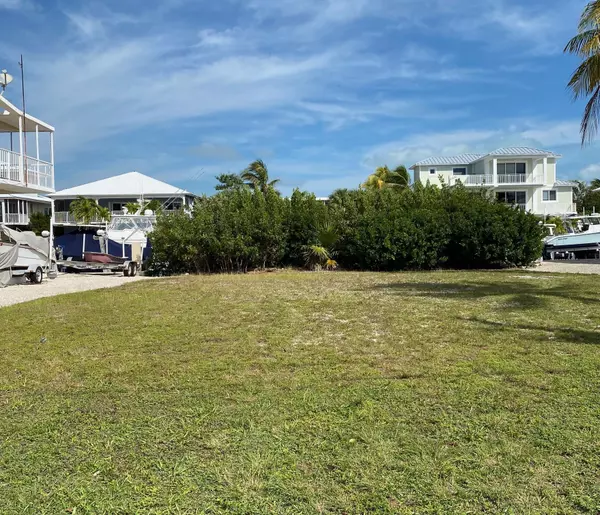 64m W Plaza Granada, Lower Matecumbe, FL 33036