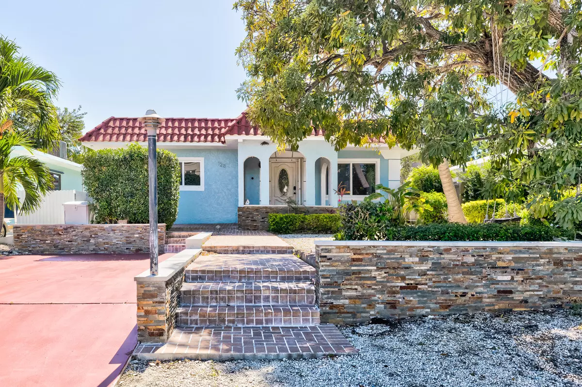 Tavernier, FL 33070,128 Coral Avenue