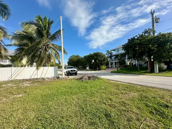 Saddle Bunch, FL 33040,8 Blue Water Drive