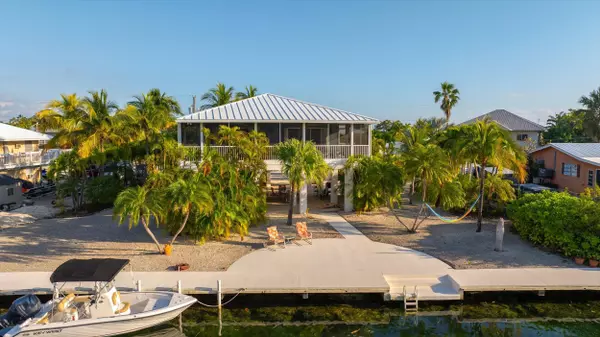 17055 W Kingfish Lane, Sugarloaf Key, FL 33042