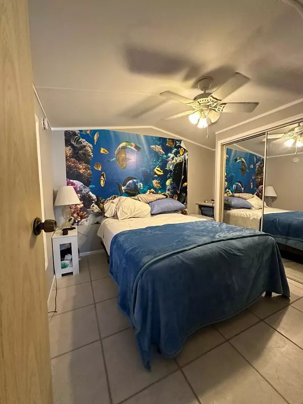 Key Largo, FL 33037,325 Calusa Street #527